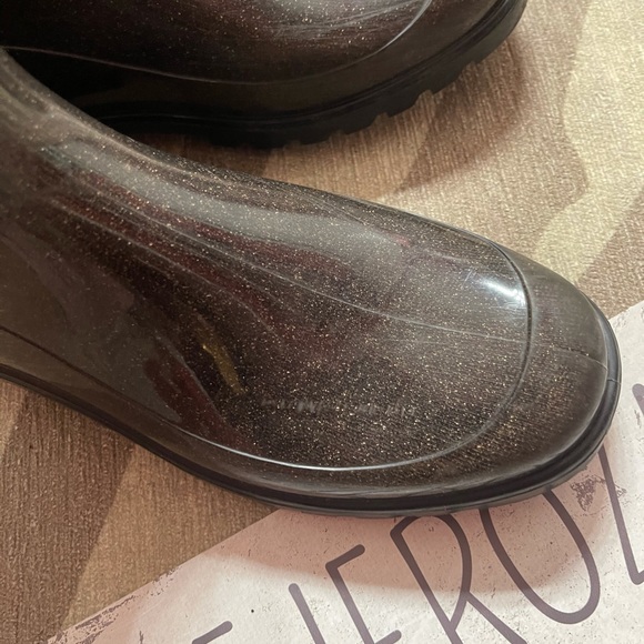 Burberry size 38 boots 👑* - Picture 2 of 7